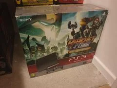 Carátula de Playstation 3 Slim 320GB [Ratchet & Clank Edition]