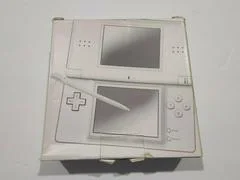Carátula de Crystal White Nintendo DS Lite