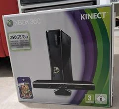 Carátula de Xbox 360 Slim + Kinect Adventure Pack
